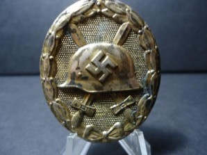 WWII GERMAN GOLD WOUND BADGE IN CASE image 6