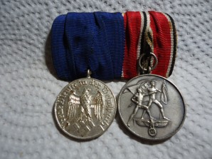 WW2 GERMAN MEDAL BAR TWO MEDAL SET image 1