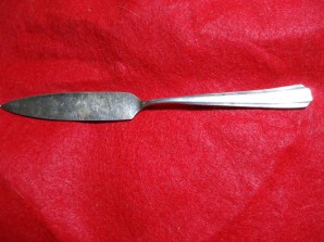 SS SILVERWARE BUTTER SPREADER image 1