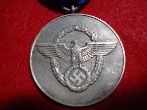 NAZI POLICE 8 YR SERVICE MEDAL image 2