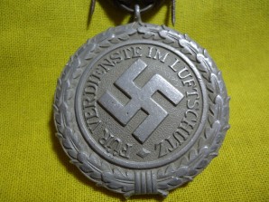 GERMAN LUFTSCHUTZ SERVICE MEDAL II CL. image 2