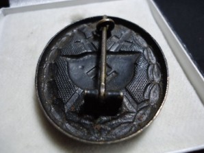 WWII German Wound Badge Black image 3