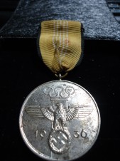 1936 Olympic Games Commemorative Medal image 1