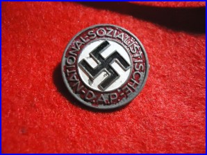 NSDAP PARTY MEMBER PIN M1/128 image 1