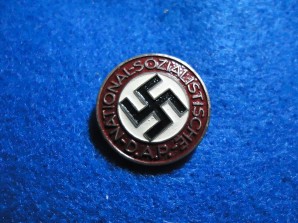 NSDAP MEMBER PIN MINT CONDITION image 1