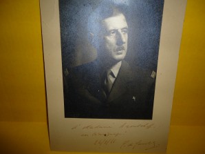 CHARLES DE GAULLE signed photo-SALE image 1