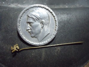 WHW HITLER BADGE AND SWASTIKA PIN image 1