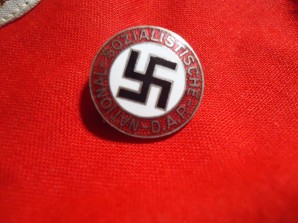 NSDAP MEMBER PIN, RARE19MM MARKED 39 image 1