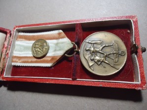 GERMAN MEMEL MEDAL – CASED WITH TOKEN image 1