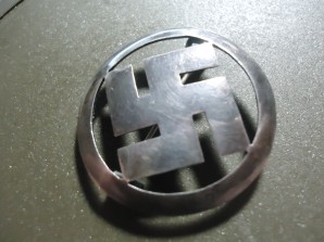 SWASTIKA BROOCH SILVER 830 image 1