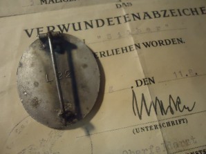 WWII GERMAN SILVER WOUND BADGE & DOCUMENT L/22 image 8