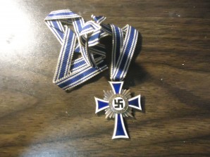 German Mothers Cross of Honor MINT image 2