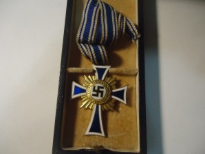 German Mothers Cross of Honor Gold Cased image 2