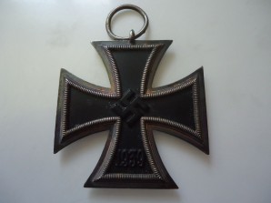 WW2 IRON CROSS 2ND CL. MINT image 1