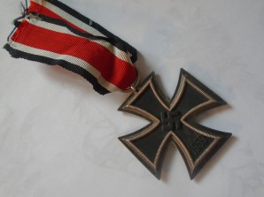 Iron Cross 2nd Class Maker Marked 27 (MINTY) image 1