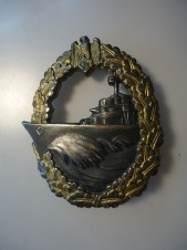 KRIEGSMARINE  DESTROYER BADGE MARKED FO image 1