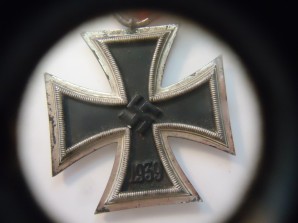 WW2 German Iron Cross *MINTY* image 1