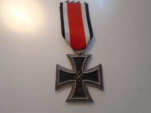 WW2 GERMAN IRON CROSS 2ND CLASS image 1