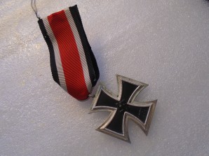 German Iron Cross 2nd Class MINT! image 1