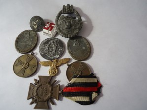 GERMAN MEDALS AND BADGES image 1